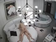 样子有点挫的眼镜小老总猛干白嫩情人浴缸内缠绵开草抱起来干浪叫呻吟声我是佩服还说受不了了救命回床上继续干