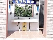 网红刘婷精彩演绎公厕勾引背包男啪啪完后还对着镜子劈腿掰穴自拍