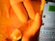 小巷出租房嫖妓玩双飞点的快餐小姐推荐玩全套爽 两个鸡妹很卖力对白搞笑
