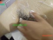 猥琐男把高挑性感大学美女灌醉带到酒店先把她洗干净刮完毛再猛烈的抽插