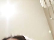 丰满肥臀少妇主播户外勾引个年龄不大的小青年直播打炮