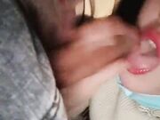 红色奶头妹子车震 牛仔裤开裆塞着跳蛋口交