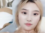 渣女小黄毛自慰呻吟特写逼逼给小哥无套爆草01
