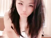 哥哥后入小妹快读打桩机抽插内射小穴