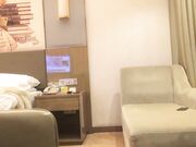 约了个极品性感包臀裙妹子开档黑丝特写口交