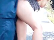 风骚御姐户外站立自慰喷水量占大鸡巴也不停