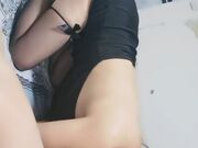 黑丝御姐温柔的舔弄大鸡巴边舔菊花一边撸鸡巴