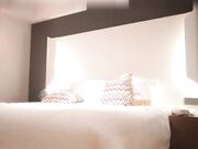 女神小姐姐约到酒店揉搓舔吸滋味绝美操射