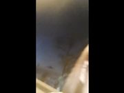 漂亮女主播户外露出无视身边经过的路人冲动直播逼逼