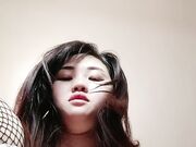 黑丝露脸骚人妻爱吃大哥的肉棒棒 69舔逼口交给逼逼吸烟 多体位爆草抽插