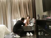 高马尾网红外围美女 牛仔裤修长美腿 小伙很满意