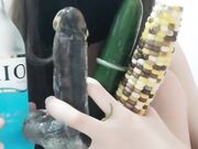 风骚嫩妹主播骚幼师欠c收费直播秀 道具很多 黄瓜酒瓶 插穴自慰很是诱人