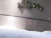 酒店爆插微信上高价约的御女范气质美女少妇啪啪 身材苗条匀称