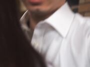 她美丽的乳房曲线优美 坚挺 她是如此色情2