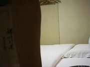 佛爷私约美容院老板娘啪啪 主动骑乘张开双腿配合各种姿势 爽得嗷嗷直叫