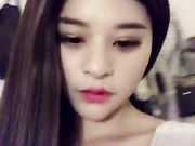 美女香蕉自慰秀整只塞入