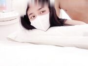 00后清纯学妹 同学老师眼中的乖乖女私下超级反差 扒开大腿插到子宫 直呼受不了
