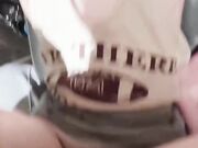 和偷操半年的亲妹妹在KTV激情开操年纪小就是听话，这骚叫声也是没谁了，骨子里的贱货
