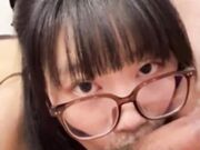 高质露脸泄密大学生究极反差大学在读眼镜妹不雅自拍流出3P吃精毒龙野战