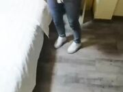 生活实拍情人酒店开房眼神饥渴身材丰满屁股圆润眼镜男对着肥臀猛亲犹爱舔逼