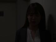 恼人的年轻女上司竟是应召女郎2