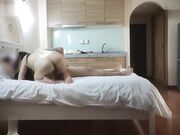 美容院的老板娘，生意不好下海兼职了，身材不错就是奶子有点小，干的她一直喊痛，最后实在受不了用手帮我打