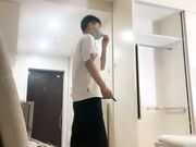 双马尾小萝莉激情操逼 还有个老哥旁边观战 掰开紧致小穴 扶腰后入美臀