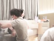 这么漂亮的妹子 穿上黑丝干 狠狠地抽插还不够 还要掐脖子