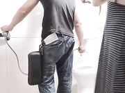 美女勾引电工厕所激情无套颜射