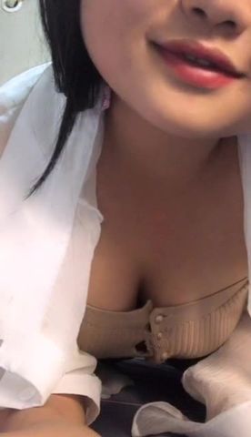 这小按摩棒玩的明明白白的