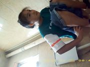女厕偷放摄像头偷拍年轻美眉