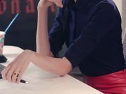 两个美女互相缠绵完全没有抵抗力