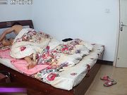 中年夫妻大白天在家过性生活