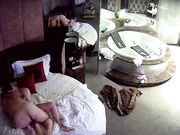 小鸡鸡满足不了这骚女友来换人