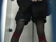 商场厕拍 姐妹在厕所聊天