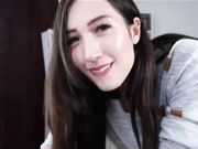 超美网红混血妹独角戏发骚演绎勾引哥哥插自己小逼