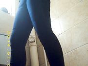 厕所偷拍 年轻的妹子果然青春靓丽2