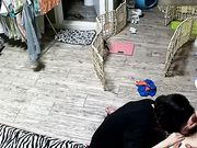 偸拍年轻小媳妇卖力抹油给老公撸