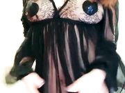 丰满骚气女主播近距离特写椅子上拉珠塞菊花震动棒抽插自慰