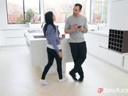 一大早就与闺蜜男友偷欢的骚女人