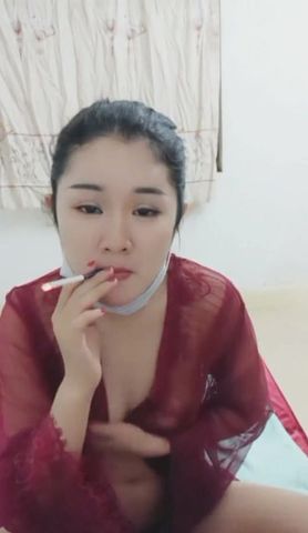 白肤美小英姐和眼镜佬啪啪完洗澡给大家看下面的逼毛真性感