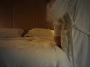 操了性感小师妹后她又把一起在医院实习的班花美女介绍给我操