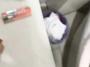 大肚猛男炮友玩性爱自拍卫生间各种抽插爆操内射浪穴