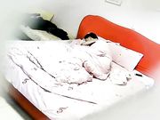 酒店开房偷情这少妇下面毛真多大哥给她舔逼吃了不少毛