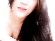 美女主播先跳了一段很骚的艳舞脱光了跳蛋自慰插自己