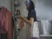 浴室偷放摄像头偷窥人家洗澡这妹子下面毛不是一般多性欲一定很强 720P高清