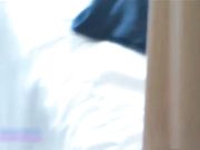 宾馆哄骗女友戴上眼罩邀好友一起玩舌吻扣穴 套上情趣制服各种道具插穴