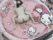 校外开房啪啪清纯闷骚眼镜妹阴毛浓密性感男友舔一舔就插好像刚开苞不久