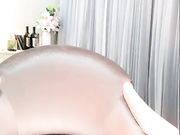 漂亮美女主播韩水水收费大秀 身材也不错 坐在椅子上插穴自慰 十分诱人