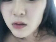 颜值不错韩国妹子黄河莹和炮友啪啪大秀 先口后啪 然后自慰